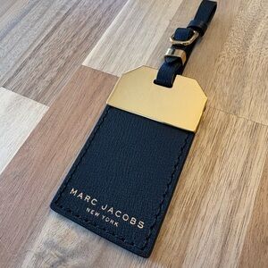 Marc Jacobs Black & Gold Leather Purse Tag Accessory Key chain